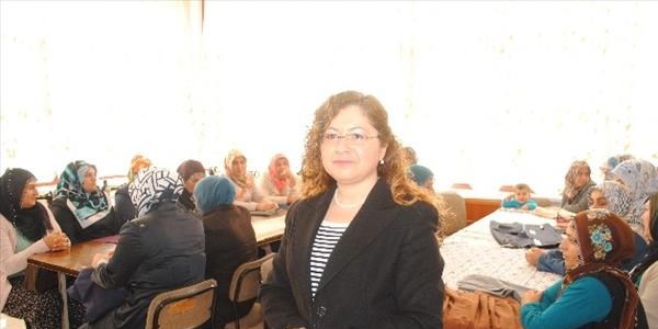 Hem meslek öğreniyorlar hem para kazanıyorlar