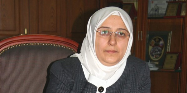 Türbanlı İGM üyesinden türbanlı milletvekillerine destek