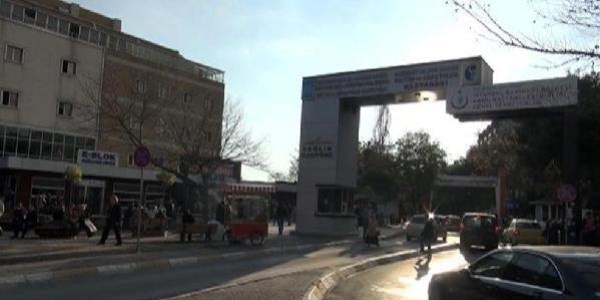 Hemşire, hastane bahçesinde 16 yerinden bıçaklandı