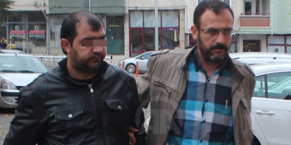 Hırsızları mağazaya kilitledi