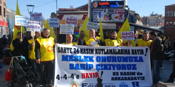 Eğitim-Sen üyeleri eylem yaptı