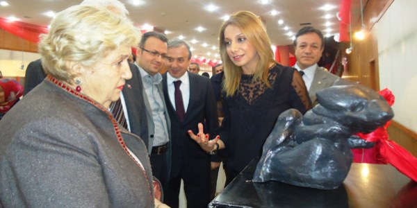 Muş'ta ilk defa heykel sergisi açıldı