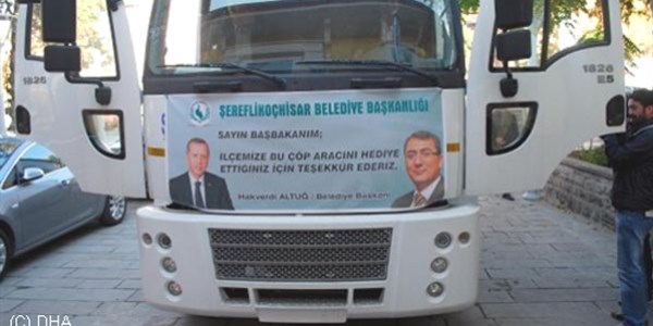 Çevre Bakanlığı'ndan Şereflikoçhisar'a çöp arabası hibe edildi