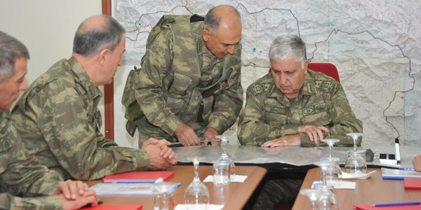 Genelkurmay Başkanı sınır birliklerini denetledi
