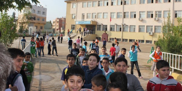 Suriye snrndaki ocuklar okullarna kavutu