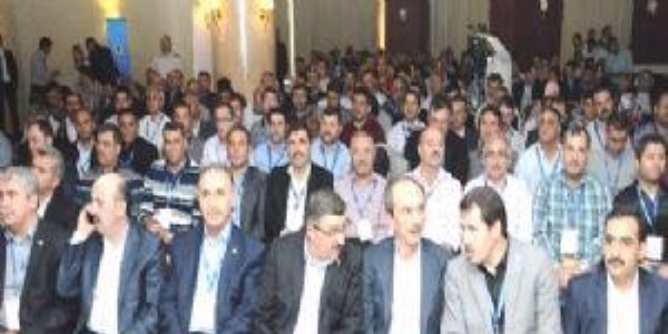 'Gençleri siyasete alet etmeyin'