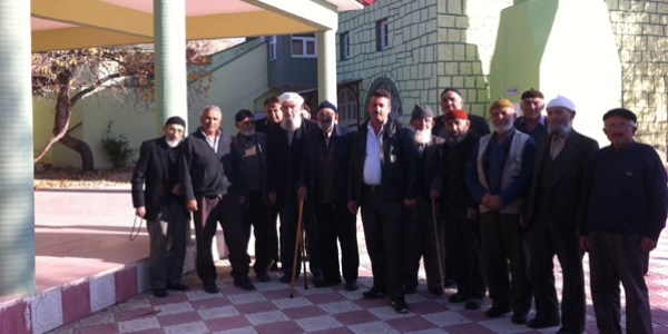 Gedikhasanlı belde halkı imamlarının başka yere gönderilmesini istemiyor