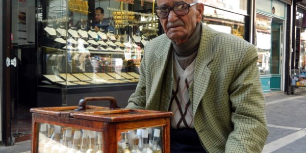 58 yıldır esansçılık yapıyor
