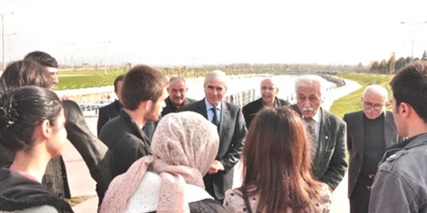 Yavuz Bülent Bakiler'den öğrencilere 'Türkçe' nasihatı