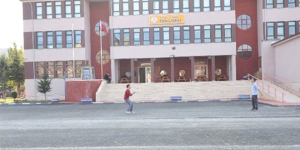 Bozüyük Belediyesi, Fen Lisesi bahçesi asfaltlandı