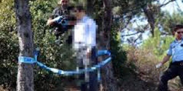 Yol kenarında asılı bulundu