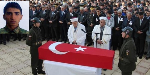 Şehit asker toprağa verildi