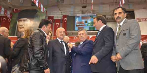 İzmir'de 6 bin kişi CHP'ye katıldı