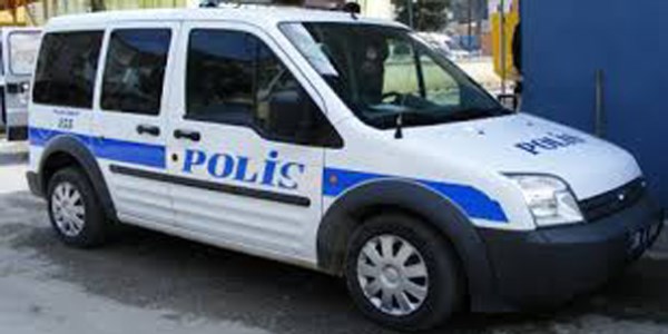 Hrszlar aldklar paray polis aracna sakladlar