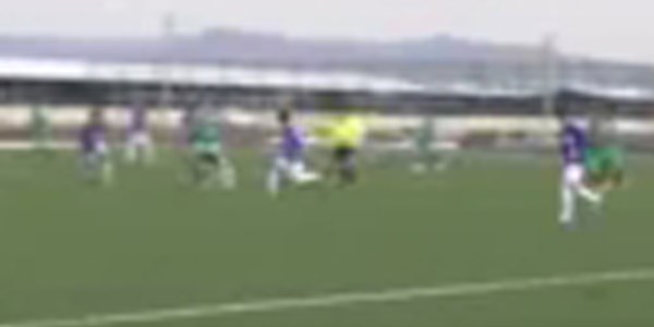 Amatör maçta futbolcular birbirine girdi