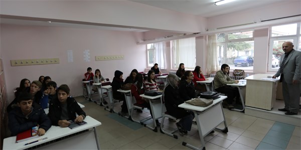 Ücretsiz YGS ve LYS kurslarında dersler başladı