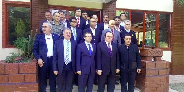 Hayırsever iş adamlarından polis teşkilatına 2 araç