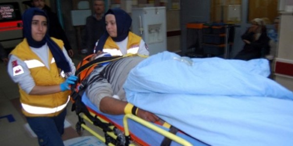 2'nci kattan düşerek yaralandı