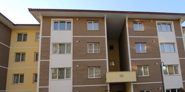 Evi çöken kadına yardım eli