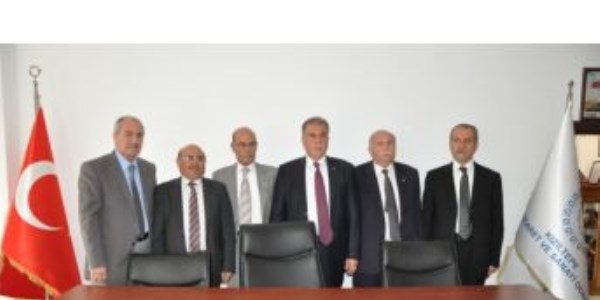 GAÜN öğrencilerine İngiltere'deki eğitim fırsatları tanıtıldı