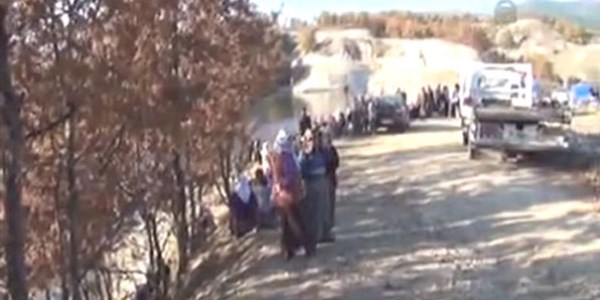 Simav'da gölete düşen otomobilin sürücüsünün kaybolması