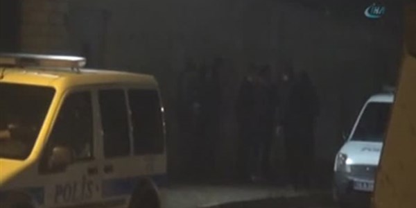 Batman'da polis araçları taşlandı