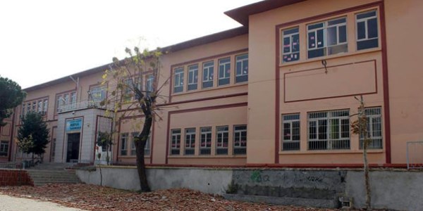 Alaşehir'in tarihi okulu bakıma alındı