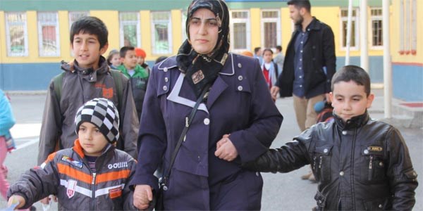 Arda çocuğun dramı, annesinin çilesi yürek burkuyor