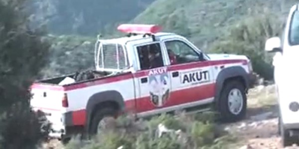 Akut'dan nefes kesen keçi kurtarma operasyonu