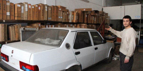 Çaldıkları otomobille dükkan soydular