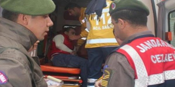 Tutuklu sanık, cezaevi aracında intihara kalkıştı