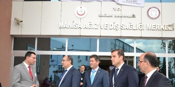 25 yılını dolduran diş hekimleri onurlandırıldı