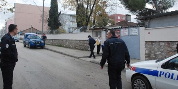 Cezaevindeki tatbikat gerçek sanılınca ekipler alarma geçti