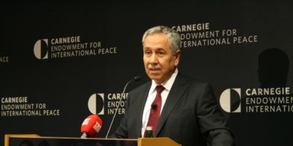 Arınç: Siyaseti bırakıyorum, keşke herkes yapabilse