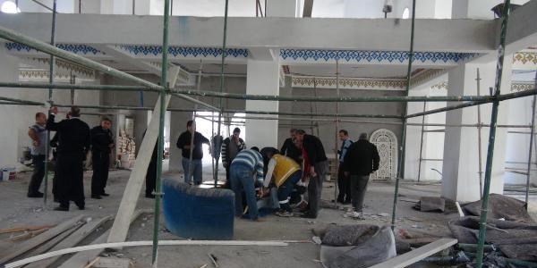 Cami inşaatında iskele çöktü: 1 ölü, 2 yaralı