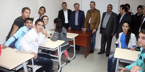 Yalova'da Romanlara özel ücretsiz etüt merkezi açıldı