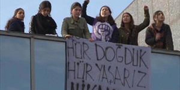Evlendirme dairesinde 'Kadın Eylemi' arbedesi