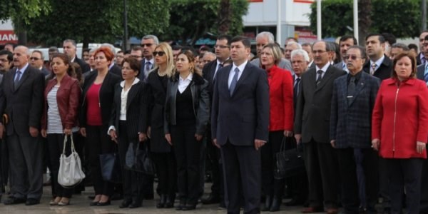 Adana'da öğretmenler günü kutlamaları