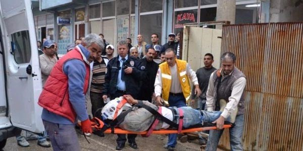 İnşaattan düşen işçi ağır yaralandı