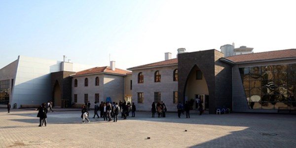 Taş mektep müzeye, yeni bina liseye