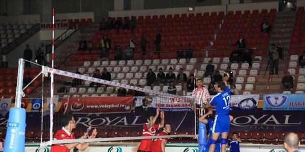 Şahinbey Belediye voleybol takımı 18 puanla lider