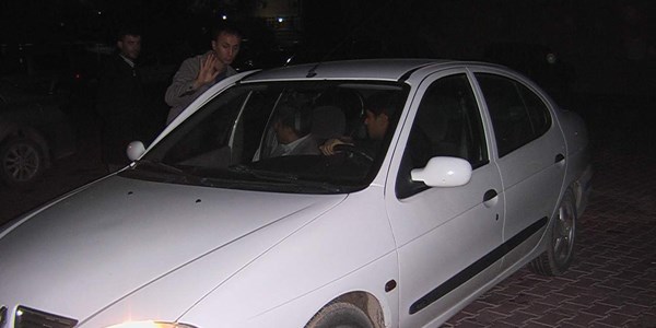 Otomobil içerisinden ruhsat çalındı