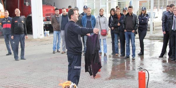 Polislere yangın eğitimi verildi