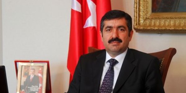 Valiyi şikayet eden 5 yardımcısı, başka illere atandı