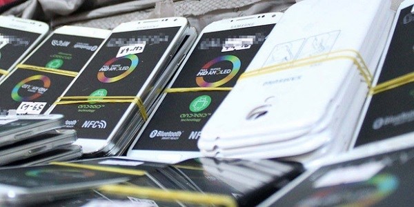 2 milyon liralık kaçak cep telefonu operasyonu