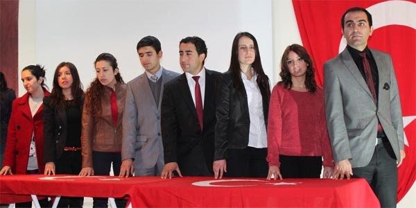 Aday öğretmenler yemin etti