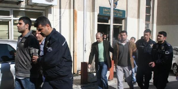 Terör örgütü davasında 6 sanığa hapis cezası