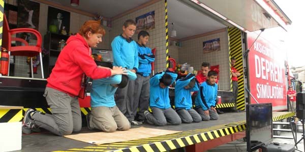 Sitelerde yaşayan ailelere afet eğitimi verilecek