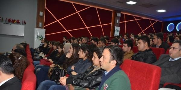 Uşak Üniversitesi'nden 100 öğrenciye iş kapısı