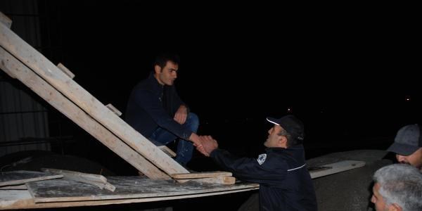 Polisin dost eli, intihardan vazgeçirdi